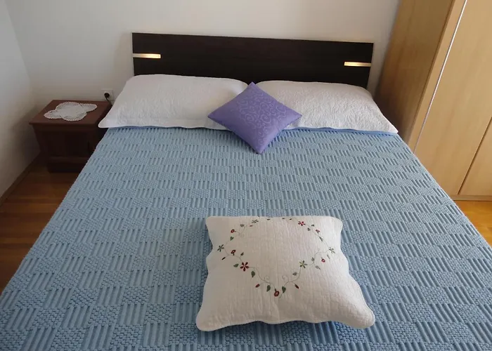 Angie 4 - Marjan Hill Apartment *