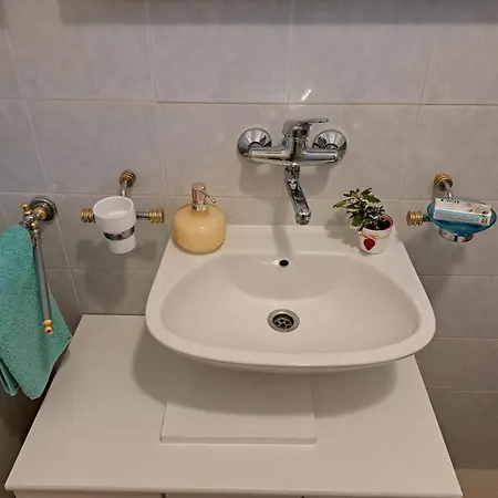 Angie 4 - Marjan Hill Apartamento